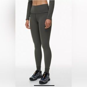 Aritzia TnAction Cheeky Hi-Rise Hiking Leggings NWT